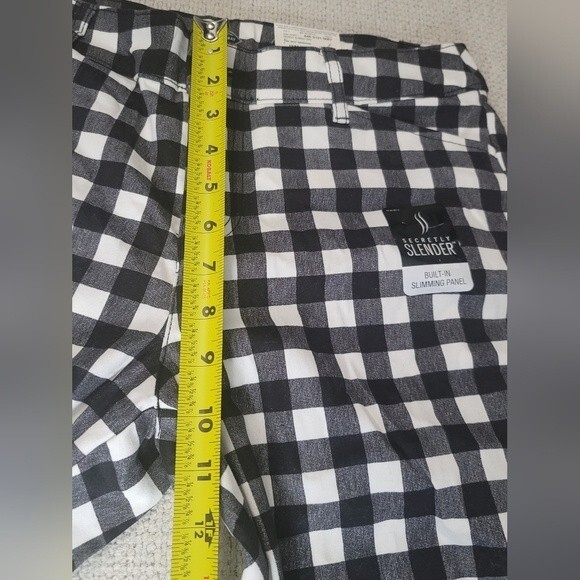 St. John's Bay Buffalo Check Stretch Slimming Fit Capri - Picture 11 of 14